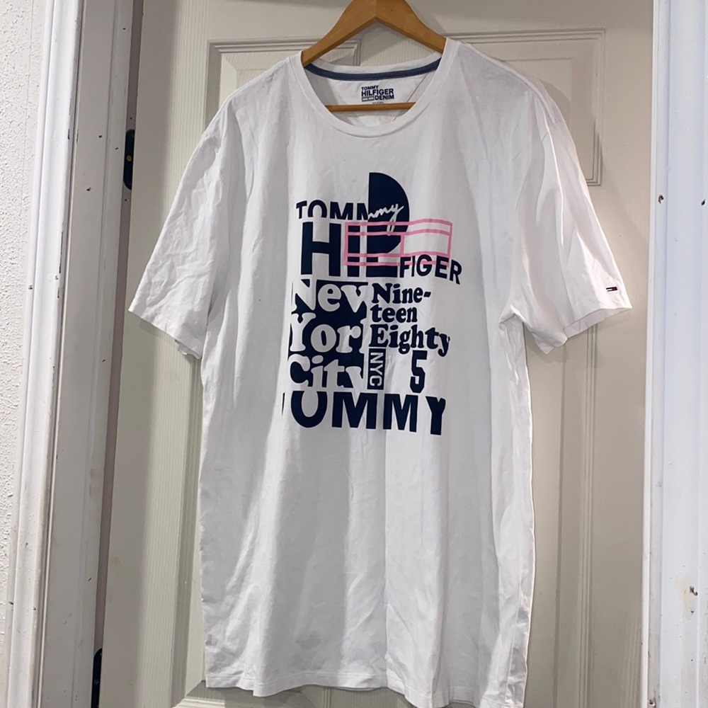 Tommy Hilfiger Denim New York City 1985 White Short Sleeve T-Shirt. Size XL